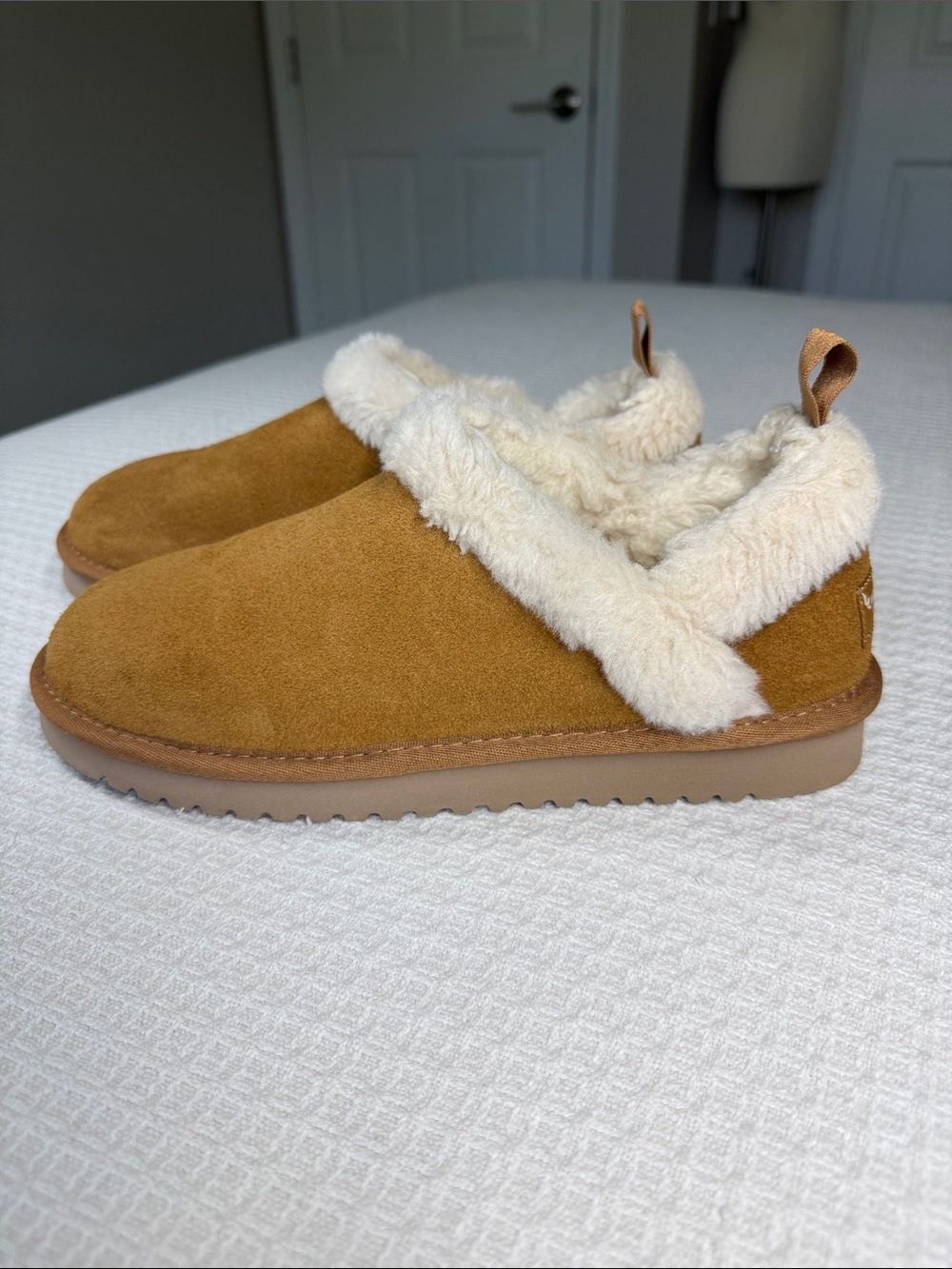 Kollabjrra by UGG Cozy Faux-Shearling Slip-On Slippers - Tan size 10